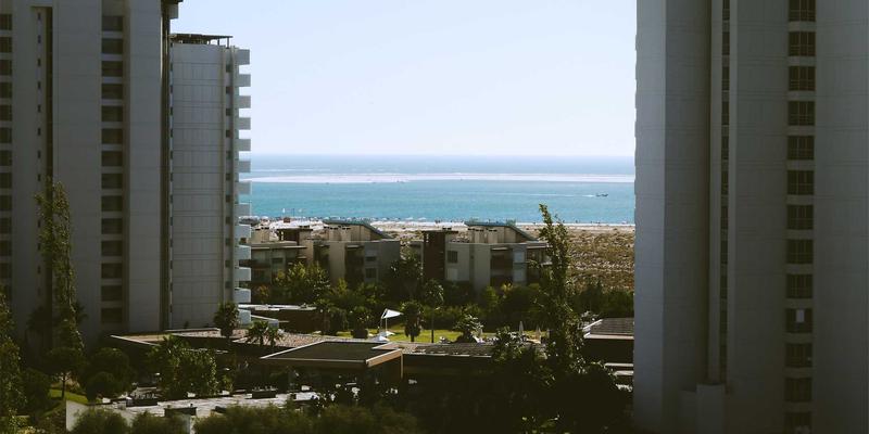 突破网络性能瓶颈：DPDK与智能网卡如何加速互联网与电子商务业务